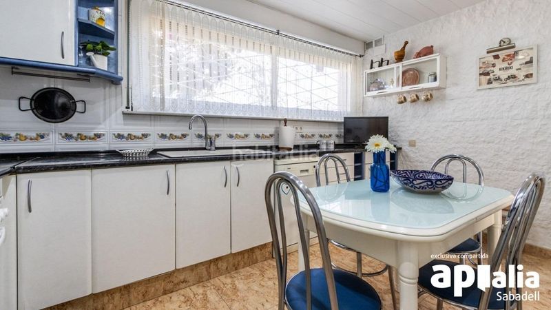 Foto becd7336-96d7-417a-9a88-956d50b02e5a. Casa amb aparcament a Les Arenes - La Grípia - Can Montllor Terrassa