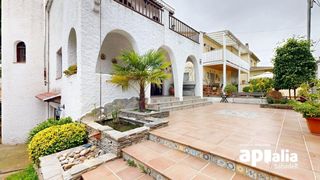 Chalet  Carrer mas mitjans. Casa en can gorgs ii