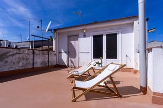 Maison jumel�e  Carrer vila cinca de. Espectacular casa cantonera en una de les millors zones de la cr