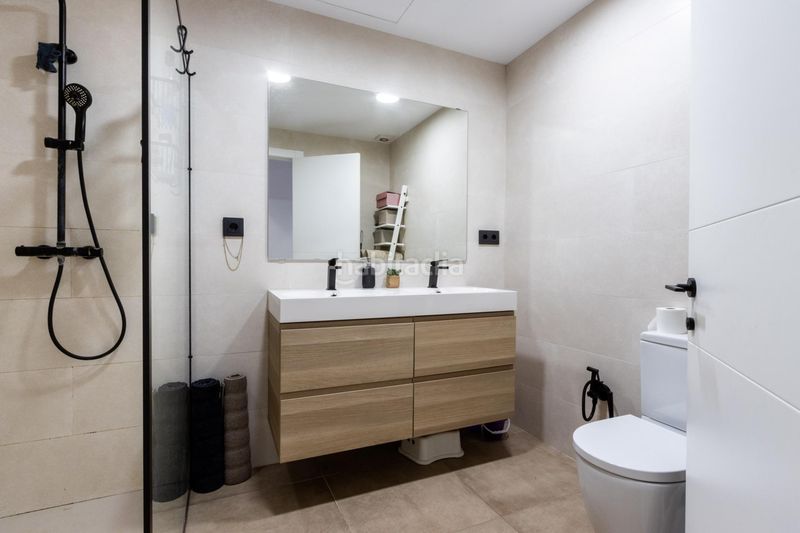 Foto e3ee3f2b-17f8-40e9-8e13-626b0e9ccdd1. Casa magnifica casa reformada para entrar a vivir! en Sabadell