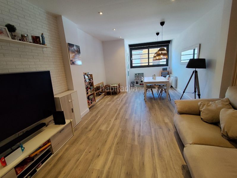 Foto 8b6c4481-c2bf-45a5-9e82-a38e473ce208. Casa amb calefacció a La Plana del Pintor Sabadell