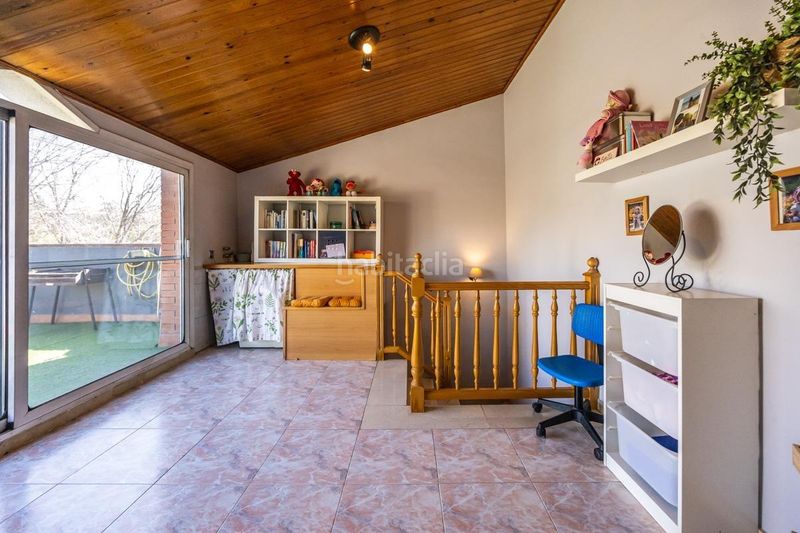 Foto 081e38f2-b5e2-4d51-9395-34a78f607808. Casa amb aparcament a Serra d'en Camaró Sabadell