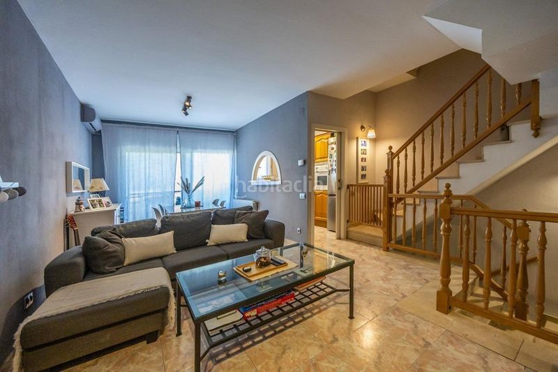 Foto aae46f1a-8767-4482-b22e-27d6725c689a. Casa amb aparcament a Serra d'en Camaró Sabadell