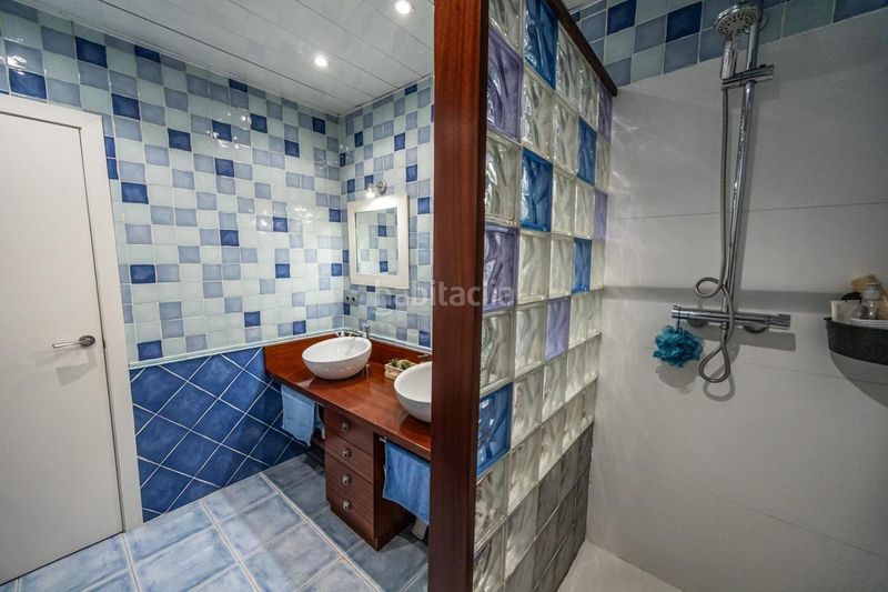 Foto cf3bfffc-9be3-4ba1-9111-26a6fb53646f. Casa amb aparcament a Serra d'en Camaró Sabadell