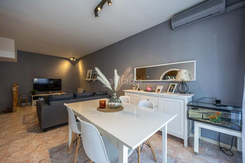 Foto d96bca15-9429-4568-9f07-c2d4b606963a. Casa amb aparcament a Serra d'en Camaró Sabadell