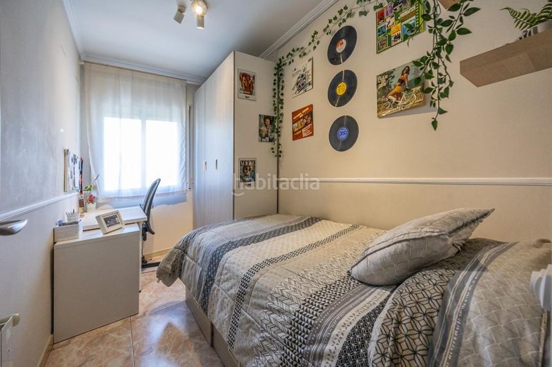 Foto dc09bc93-5f96-4d37-97e4-8605d8626c18. Casa amb aparcament a Serra d'en Camaró Sabadell