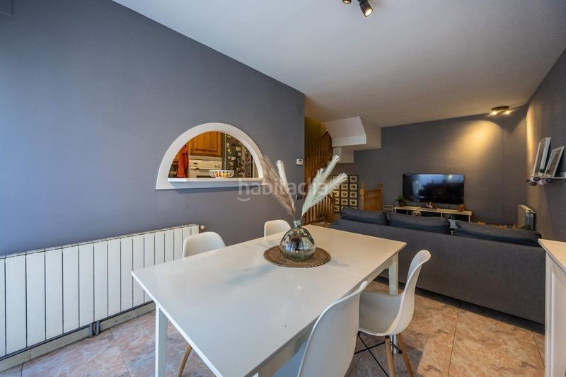 Foto f0046fb7-a1ae-4800-bac3-0e2423ace568. Casa amb aparcament a Serra d'en Camaró Sabadell