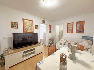 Etagenwohnung  Carrer garrigues de les. Cerca de la avda matadepera