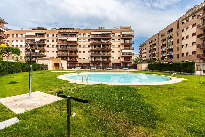 Foto 784f2313-d5d3-4bff-afcf-9ff4d4b87279. Dúplex amb calefacció aparcament piscina a Campoamor Sabadell