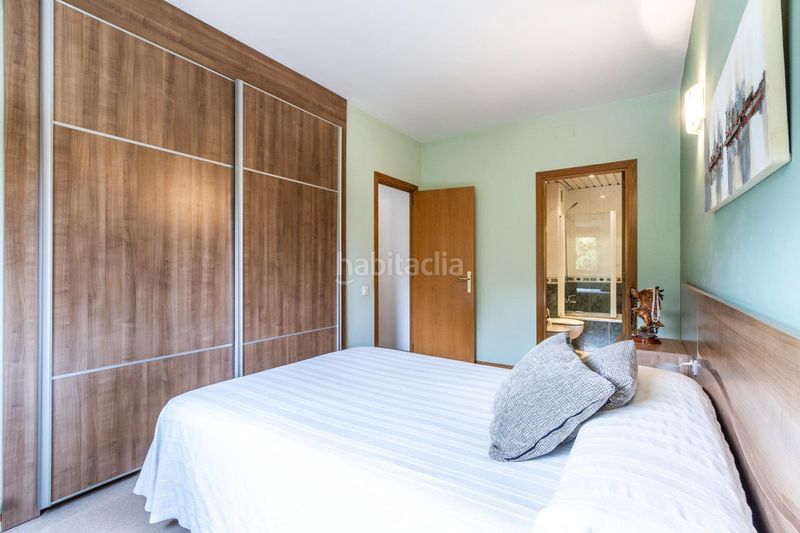 Foto 827162e9-7442-4081-825e-18a8dbafd608. Dúplex amb calefacció aparcament piscina a Campoamor Sabadell