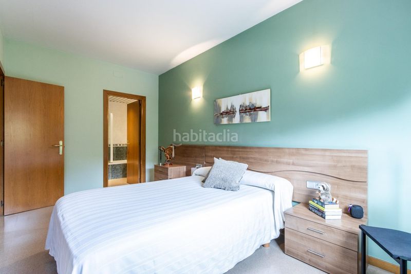 Foto ae3e702e-77a6-4bd4-bf85-6281b78c9451. Dúplex amb calefacció aparcament piscina a Campoamor Sabadell