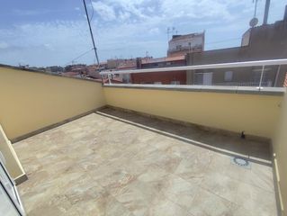 Duplex  Calle francesc bellapart de. En la creu alta dúplex de 2 habitaciones