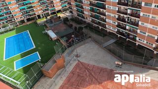Pis  Carrer de berenguer 'el gran'. Piso de 2 habitaciones con piscina comunitaria