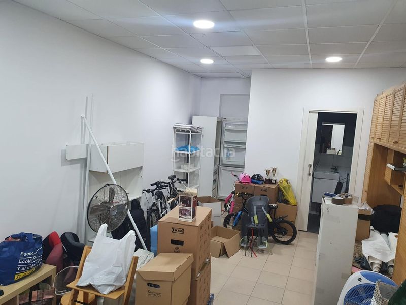 Foto a12a30eb-c3a3-4168-bd4d-972bc7ae21c8. Casa amb aparcament a Centre Sabadell