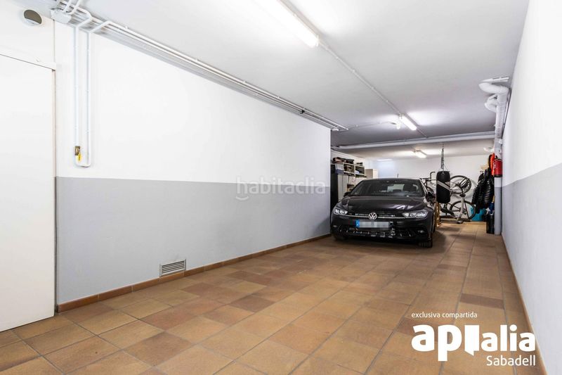 Foto 15c9496f-9275-4715-a7b7-1d61639e4eac. Casa amb calefacció aparcament a Creu Alta Sabadell