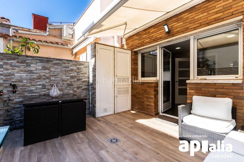 Foto f6d88f45-e783-40b3-b868-d6068eda9f87. Casa amb calefacció aparcament a Creu Alta Sabadell