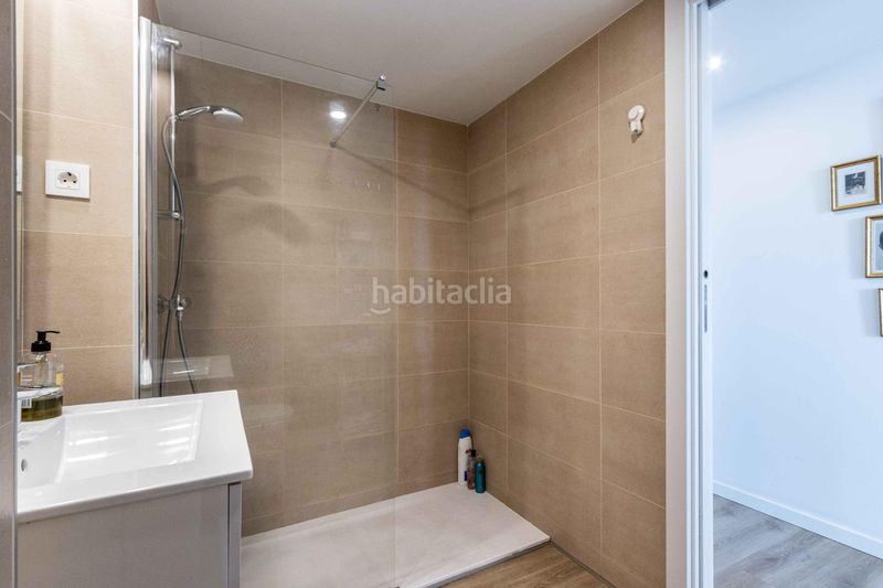 Foto daeff378-8224-43a0-bfb3-64751f0608b9. Pis amb calefacció aparcament piscina a Serra d'en Camaró Sabadell