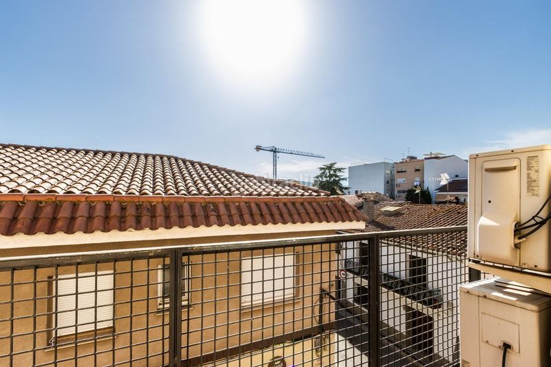 Foto 564c6c38-b39e-4d2b-be13-43f1d34122de. Casa adossada amb calefacció aparcament a Sentmenat