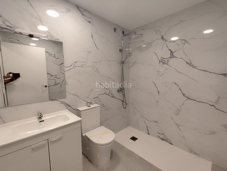 Foto 5ccfe555-d067-42b5-977a-f6379b4f4954. Planta baixa a Eixample Sabadell