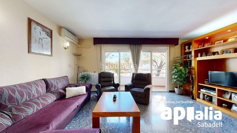 Foto 39fcb804-5d88-4739-b33a-983d95e6865d. Semi detached house with heating parking in Centre-Eixample-Can Llobet Barberà del Vallès