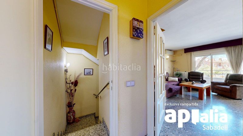 Foto 3c7821ca-c471-44ce-afce-bbf164f33c4e. Semi detached house with heating parking in Centre-Eixample-Can Llobet Barberà del Vallès
