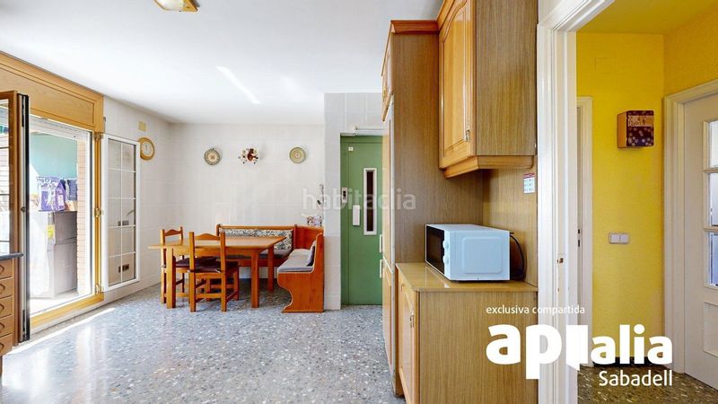 Foto 9f1b74de-b428-4d25-8e6c-e96baa452da2. Semi detached house with heating parking in Centre-Eixample-Can Llobet Barberà del Vallès
