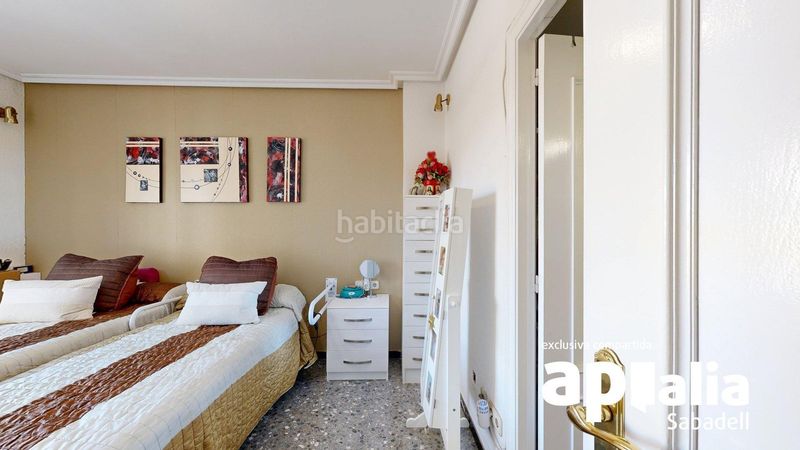 Foto c333aa4e-2d12-47ad-9596-a2c1f1429d20. Semi detached house with heating parking in Centre-Eixample-Can Llobet Barberà del Vallès