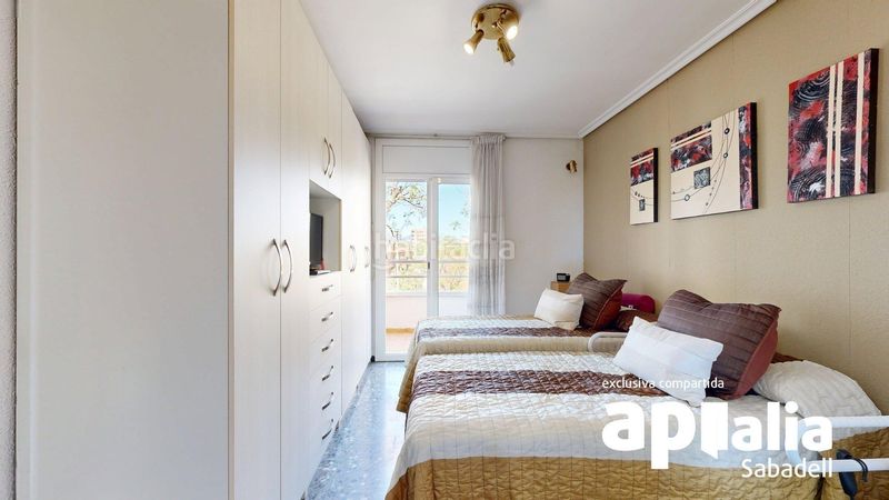 Foto d07568b2-6458-44ac-9095-6b2765dae62b. Semi detached house with heating parking in Centre-Eixample-Can Llobet Barberà del Vallès