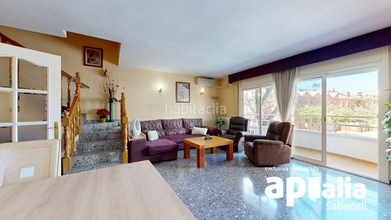 Foto d568220c-a96d-4623-9b53-546bbe2c4213. Semi detached house with heating parking in Centre-Eixample-Can Llobet Barberà del Vallès