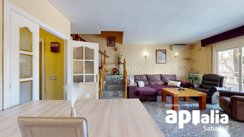 Foto d87ebb63-2bcb-4109-ab98-934a7a641e36. Semi detached house with heating parking in Centre-Eixample-Can Llobet Barberà del Vallès
