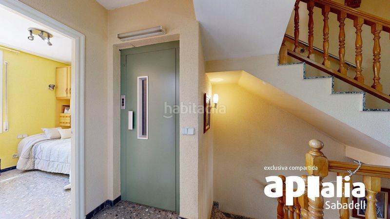 Foto eb0ee506-d610-4989-92f3-54f9cbee566f. Semi detached house with heating parking in Centre-Eixample-Can Llobet Barberà del Vallès