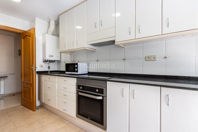 Foto 11dbce8a-c4ba-4f72-85b7-d23603fd4ef0. Appartamento con riscaldamento parcheggio in Eixample Sabadell