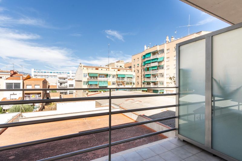 Foto 274c7d50-2665-4ea5-a72b-42fea46c0e26. Appartamento con riscaldamento parcheggio in Eixample Sabadell