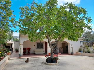 Casa  Cv-803. Casa con 4 habitaciones con vistas a la montaña