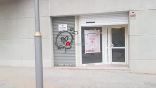 Lloguer Local Comercial a Sant Pere i Sant Pau. Local de 35 m2 delante zona educacional sescelades