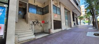 Location Local commercial  Calle marques de montoliu. Local de 165 m2 al lado del campus universitario catalunya. alqu