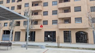 Local Comercial a Plaza francesc macià i llussà 2. En venta local comercial de 250 m2 en tortosa