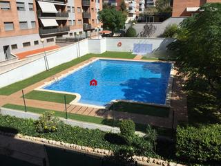 Location Appartement  Calle joan mola sabate. Piso de 3 dormitorios para estudiantes, contrato temporal.