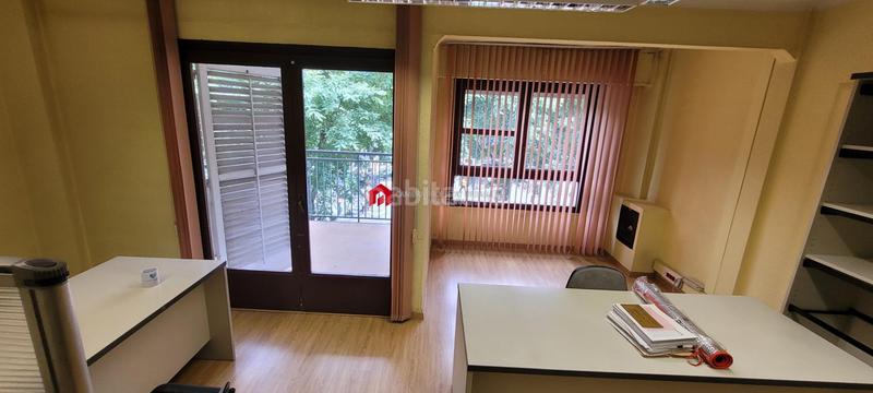 Foto 0b61952a-ea01-444f-bd9c-4b21c4c623c8. Lloguer oficina a Eixample Tarragona