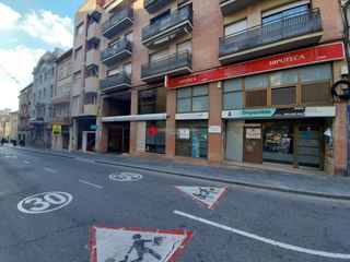 Local commercial à Avenida d'Estanislau Figueres