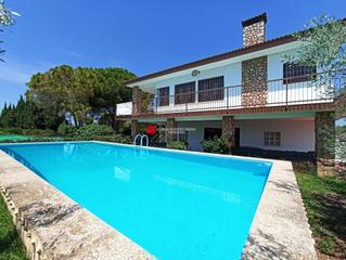 Bauernhof in Partida mas roig 56. Chalet con piscina y terreno  en venta situado entre la aldea y