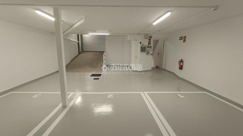 Foto 39653f70-233c-4505-9885-3e882180bef8. Edificio  en venta en Almendrales Madrid