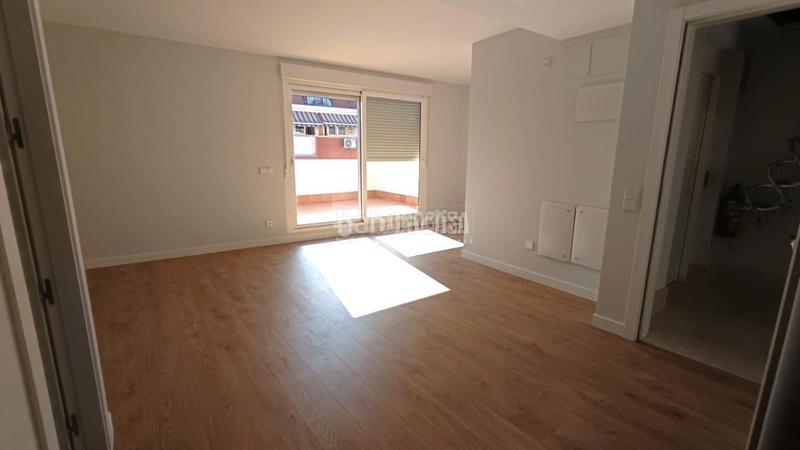 Foto 4bbfaa57-742f-46de-9cd3-88b173f9492c. Edificio  en venta en Almendrales Madrid