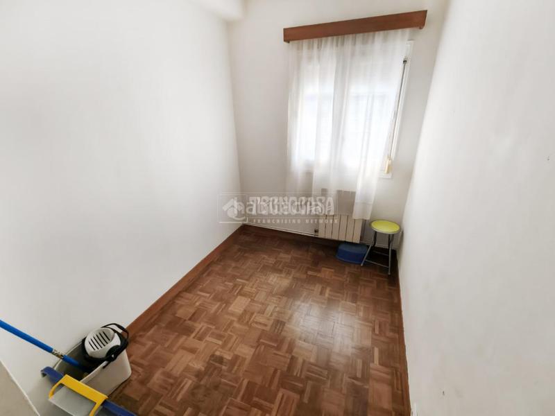 Foto 9f965d98-f05e-48b0-b3ee-4ad40054b657. Piso  en venta en Almendrales Madrid