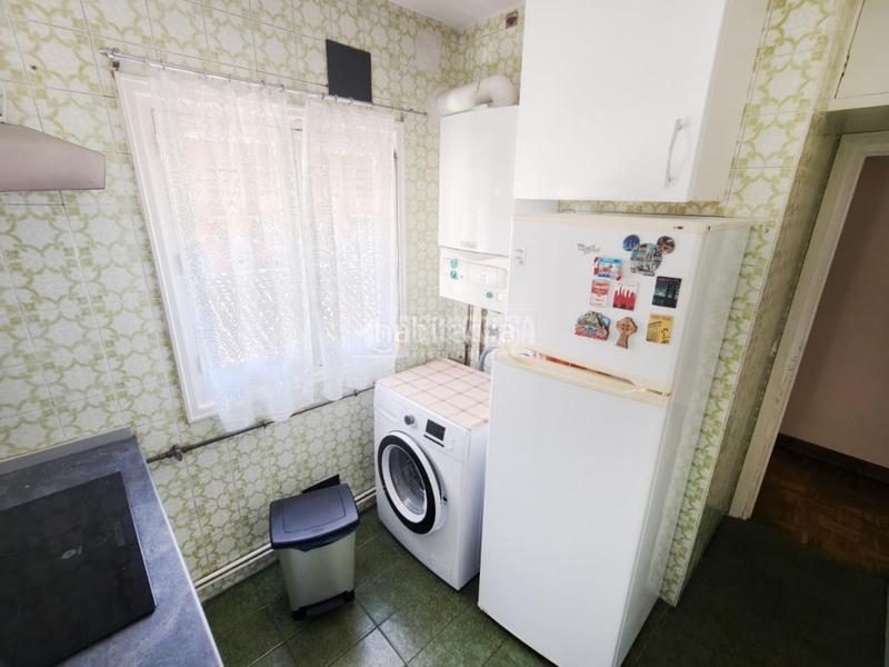 Foto a0c7bfc1-9fe5-4999-abc7-6f252398066c. Piso  en venta en Almendrales Madrid