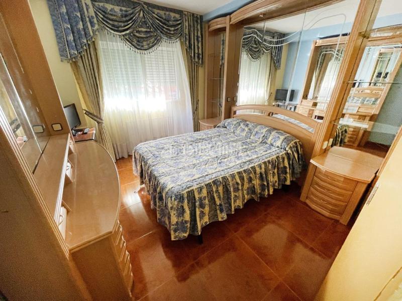 Foto 2c2248b1-ba08-4e26-a8b7-7c5d37782328. Flat with heating in Almendrales Madrid