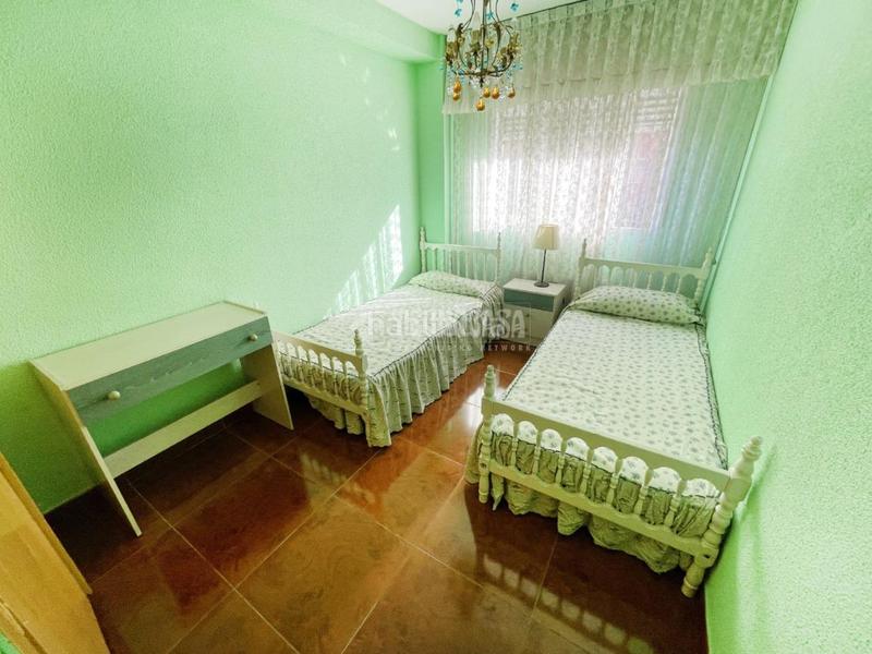 Foto 51a0a1d9-03de-4550-ac44-e5658765b156. Flat with heating in Almendrales Madrid