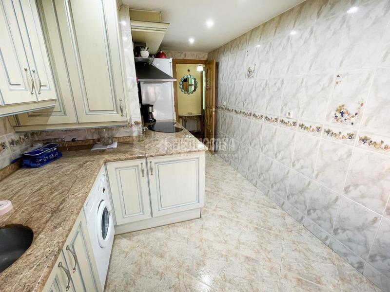 Foto 9ced32e4-1a1b-47c4-a7fe-cda93d20a34c. Flat with heating in Almendrales Madrid