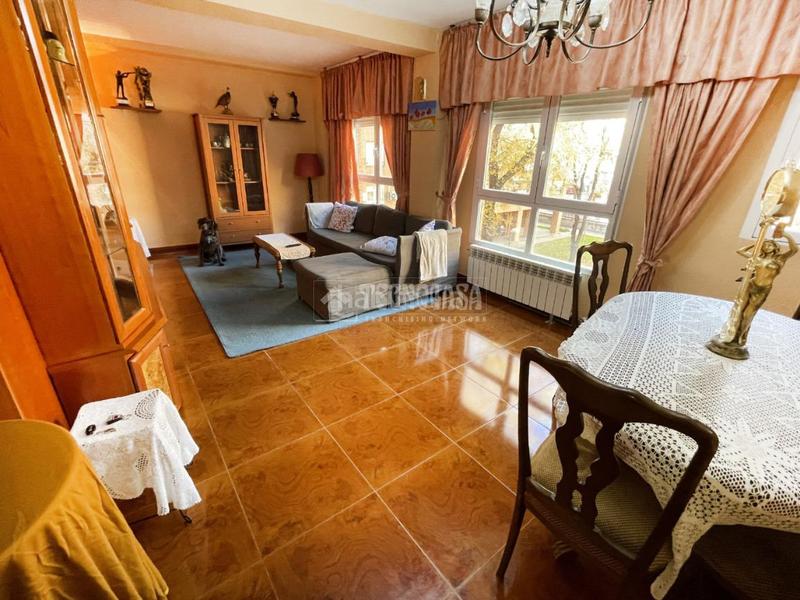 Foto ae62828f-8536-4c53-b118-71f9bd7a1e70. Flat with heating in Almendrales Madrid