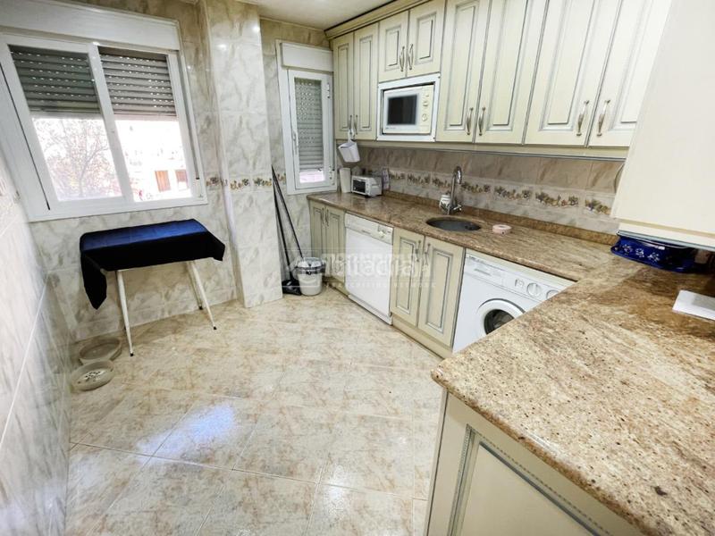 Foto ef1c8ffe-1eb6-4da0-a496-27af81ee89b4. Flat with heating in Almendrales Madrid